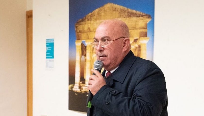Capaccio Paestum, l’ex sindaco Palumbo: “La comunità colpita da un manipolo di traditori”