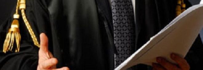 CALO DEGLI AVVOCATI IN CAMPANIA (-2,5%), DISPARITÀ DI GENERE NEI REDDITI 
