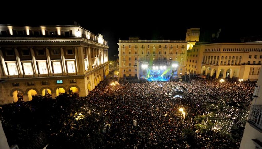 Capodanno in piazza a Salerno: i divieti di asporto e di botti