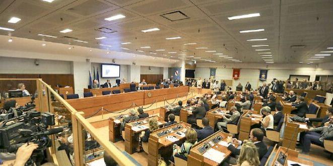 Regione Campania, la Corte dei conti: «Stop agli staffisti»