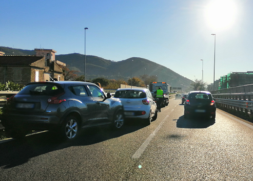 Salerno: doppio tamponamento in tangenziale, traffico in tilt