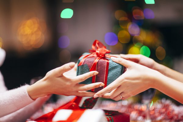 Codici: a San Valentino attenti a acquisti e truffe romantiche