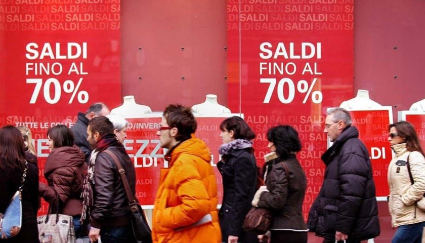 SALDI INVERNALI 2021 REGIONE CAMPANIA, ANCORA NESSUNA DATA DÌ INIZIO 