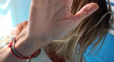 Violenza di gruppo su una ragazza