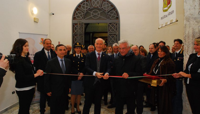 “Frammenti di storia. L’Italia attraverso le impronte, le immagini e i sopralluoghi della Polizia Scientifica” inaugurata al Tempio di Pomona