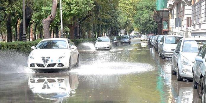 Tempesta di fulmini, danni a Salerno