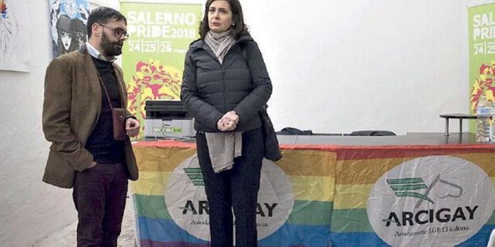 Salerno, raid all’Arcigay: allarme della Boldrini