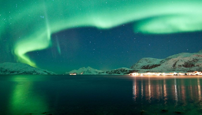 Dodici viaggi imperdibili, uno per ogni mese, a caccia dei fenomeni naturali