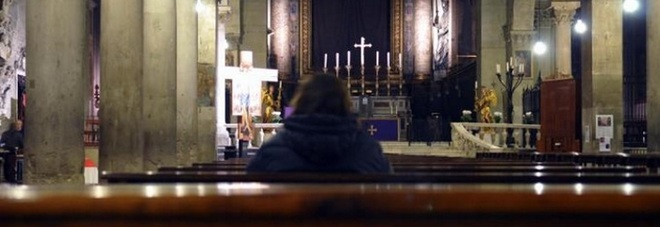 A Monte San Giacomo Santa Messa con il sindaco, bufera social