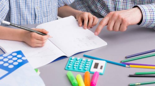 Scuola, appello a Meloni da prof della Campania: «Rinviare apertura per il caldo» Scuola, appello a Meloni da prof della Campania: «Rinviare apertura per il caldo»