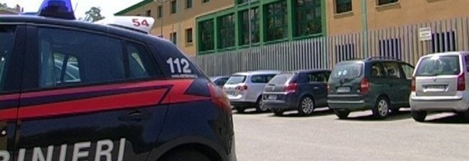 Botte alle mamma e allo zio cieco:  voleva soldi per comprare alcolici