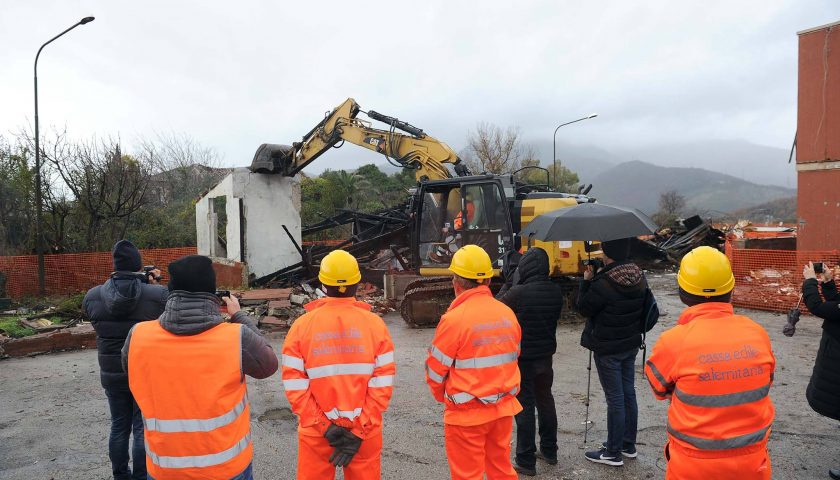 Matierno: partito l’abbattimento dei vecchi prefabbricati e la riqualificazione dell’area