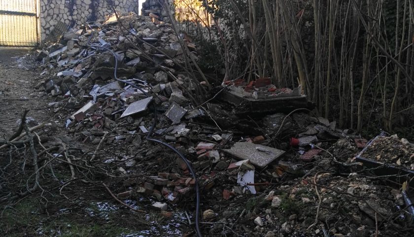 Buccino: scoperta dai Carabinieri una discarica abusiva di rifiuti cimiteriali