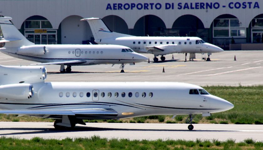 Aeroporto di Salerno, De Luca accelera: «In 2 anni tre mln di passeggeri»