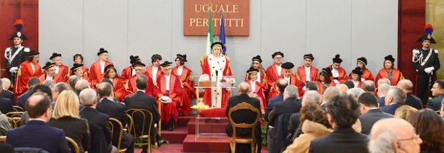 Procura, il cerchio si stringe: è corsa a cinque per il vertice