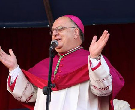Pasqua, Mons Moretti chiude le chiese il mercoledì santo