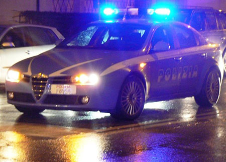 Salerno, ladro solitario tenta il furto in un autolavaggio di via San Leonardo: messo in fuga al figlio del titolare