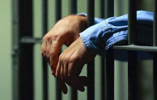 Carceri, detenuto evade dall’ospedale di Salerno: preso dagli agenti della Penitenziaria  dopo la colluttazione