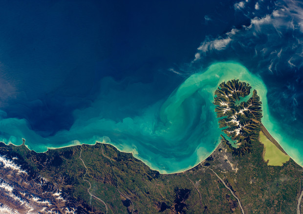 Gli oceani cambieranno colore entro la fine del secolo