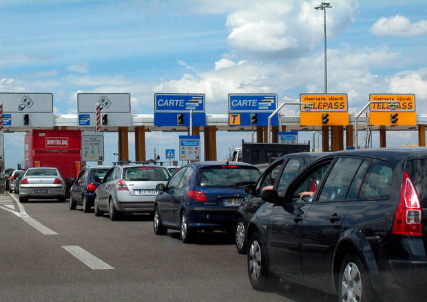 Autostrade: via libera Pe a telepedaggio unico Ue