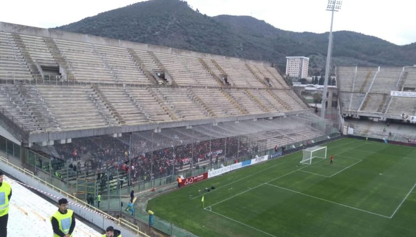 Violenze all’Arechi: obbligo di dimora per due tifosi del Foggia