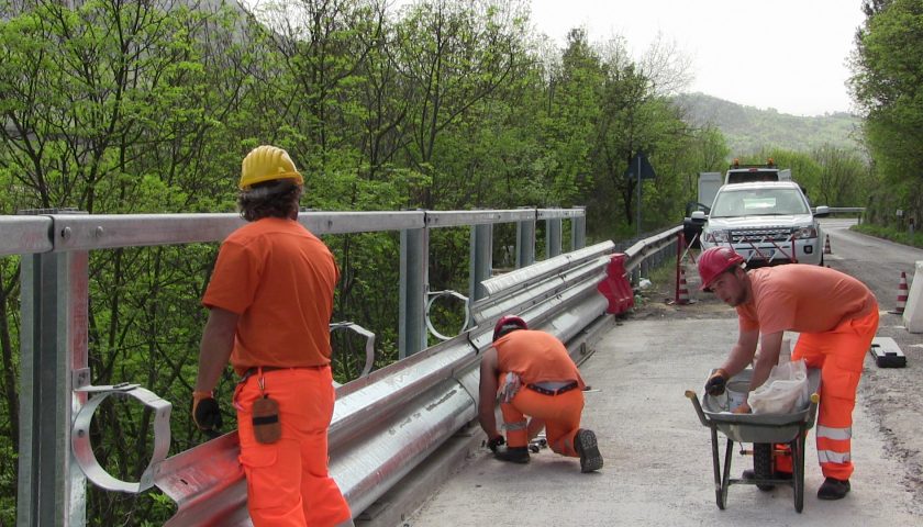 Ripristino delle barriere di sicurezza stradale sul tratto della SP 175 nei Comuni di Battipaglia e di Eboli