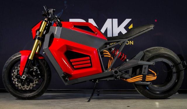 La moto elettrica con il motore nel cerchio: eccola, si chiama Rmk E2