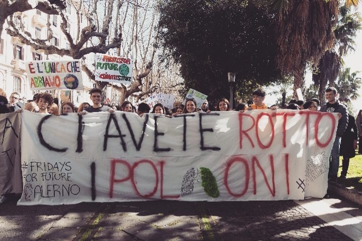 Clima, studenti in piazza in 123 paesi. Corteo anche a Salerno