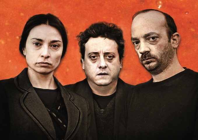 “Scenari Pagani”: sabato sera in scena “456”, scritto e diretto da Mattia Torre. La rassegna continua fino al 6 aprile con “Ti aspetto fuori”