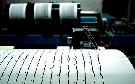 Terremoto di magnitudo 4 a Napoli e Pozzuoli, paura e gente in strada