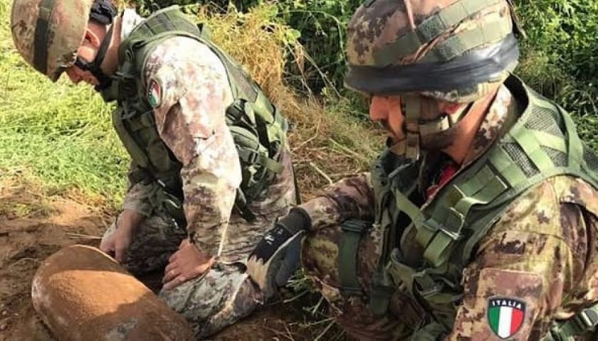 Salerno: riunione in Prefettura per coordinare il disinnesco di un ordigno bellico della II Guerra Mondiale ritrovato in un fondo agricolo a Battipaglia