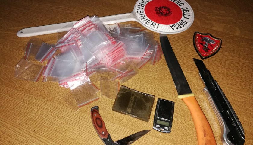 Spaccio di sostanze stupefacenti, in manette 3 ragazzi di Campagna