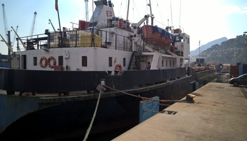 Nave moldava bloccata nel porto di Salerno