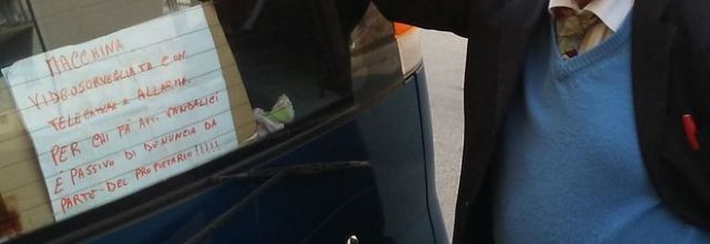 Il sacrestano e l’avviso anti-vandali «Auto sorvegliata, peggio per voi»