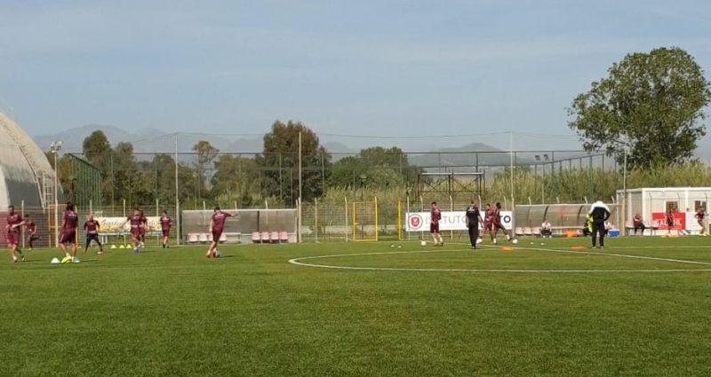 Tifosi Salernitana, nessuna contestazione e indifferenza al “Volpe”