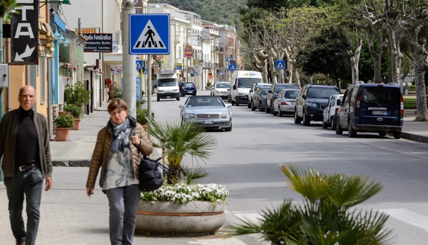 Sapri: pugno duro contro i cartelloni pubblicitari e segnaletica abusiva