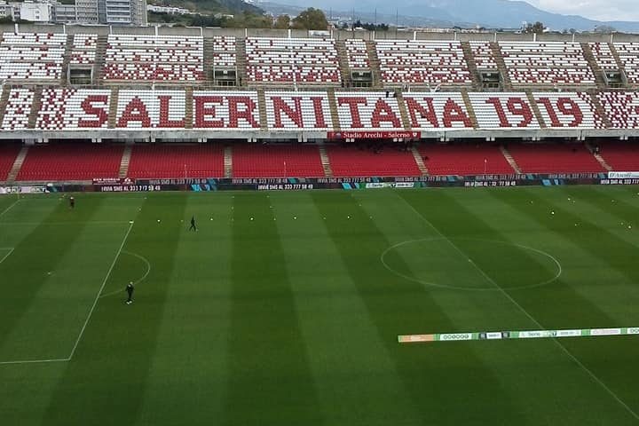 Riflettori dello stadio Arechi non a norma per la serie A, la Salernitana potrebbe emigrare a Benevento