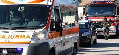 Raccordo Avellino/Salerno, incidente con 2 feriti nei pressi di Fisciano