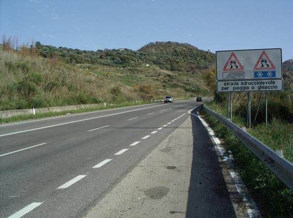 Cilentana: spuntano nuovi limiti di velocità a 50km