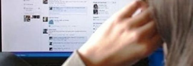 Falso account su un sito di incontri per vendicarsi dell’ex fidanzato di Salerno: 30enne a processo
