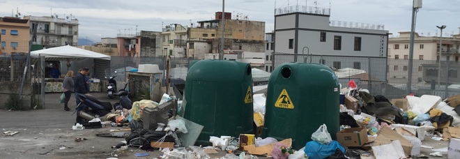 Salerno, vigili in borghese di notte a caccia di ladri di rifiuti indifferenziati