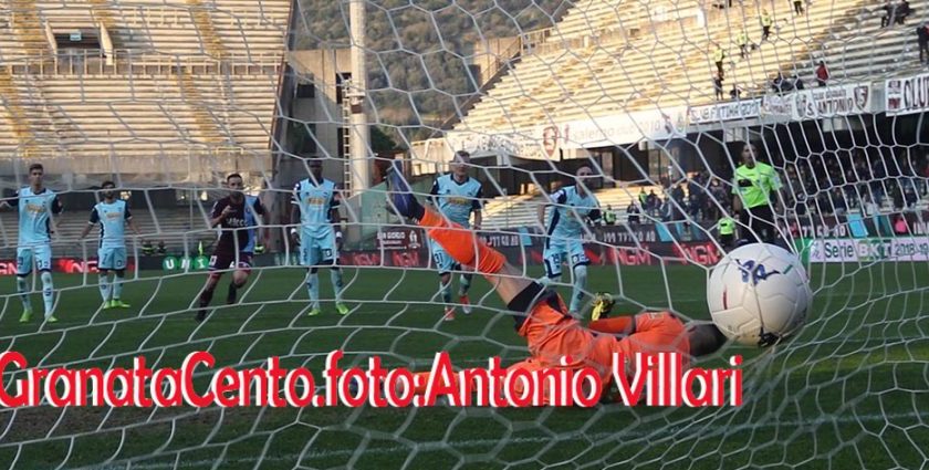 Salernitana ko a Pescara, la salvezza ai play out