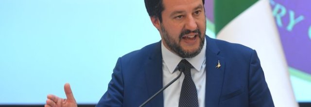 Le cinque tappe di Salvini in Campania, anche tour da Padre Pio al Vesuviano