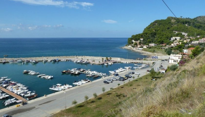 Barche troppo vicine, diportisti sanzionati alle Ripe Rosse di Montecorice