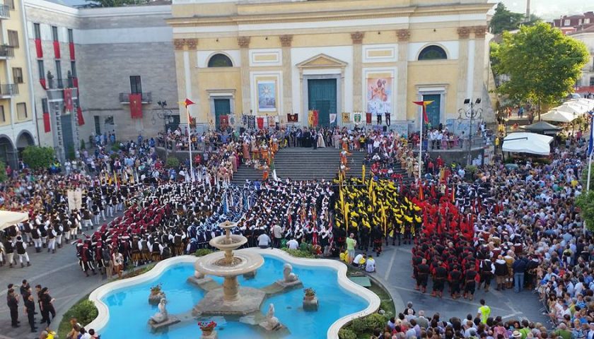 Cava de’Tirreni: Festa di Montecastello, le persone con disabilità potranno assistere alla benedizione dei pistoni dal sagrato del Duomo