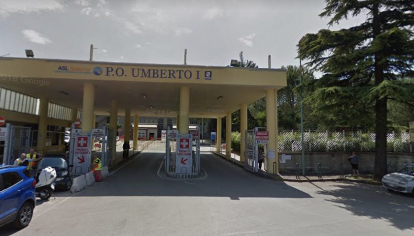 Nocera Superiore. Si schianta contro palo, grave 35enne