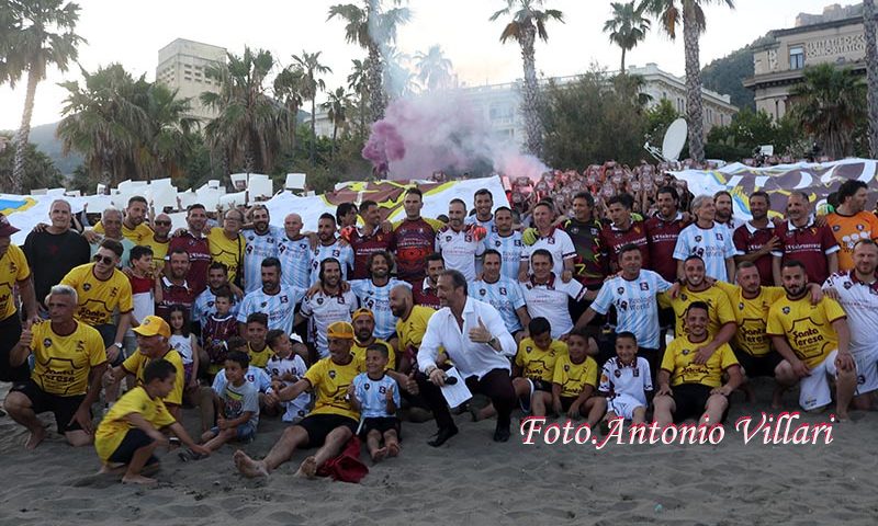 FOTO – Polvere di stelle a Santa Teresa, spettacolo granata per la gara amarcord