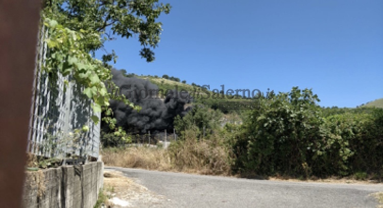 Castel San Giorgio. Sabato rovente, in fiamme una nota azienda