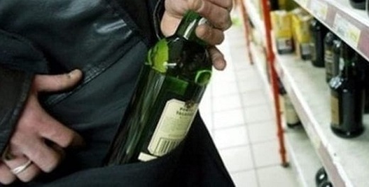 Salerno: ruba confezioni di birra in un supermercato, arrestato 41enne