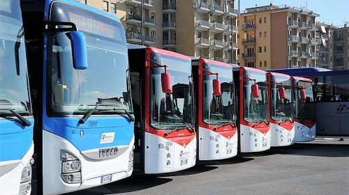 Salerno, denuncia dei sindacati: dipendente di Bus Italia punito perché ha donato il sangue